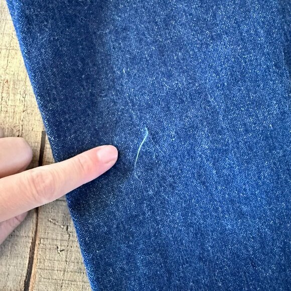 Vintage Blue Denim Jeans With Classic Fit & Slightly Worn Charm - Picture 5 of 8